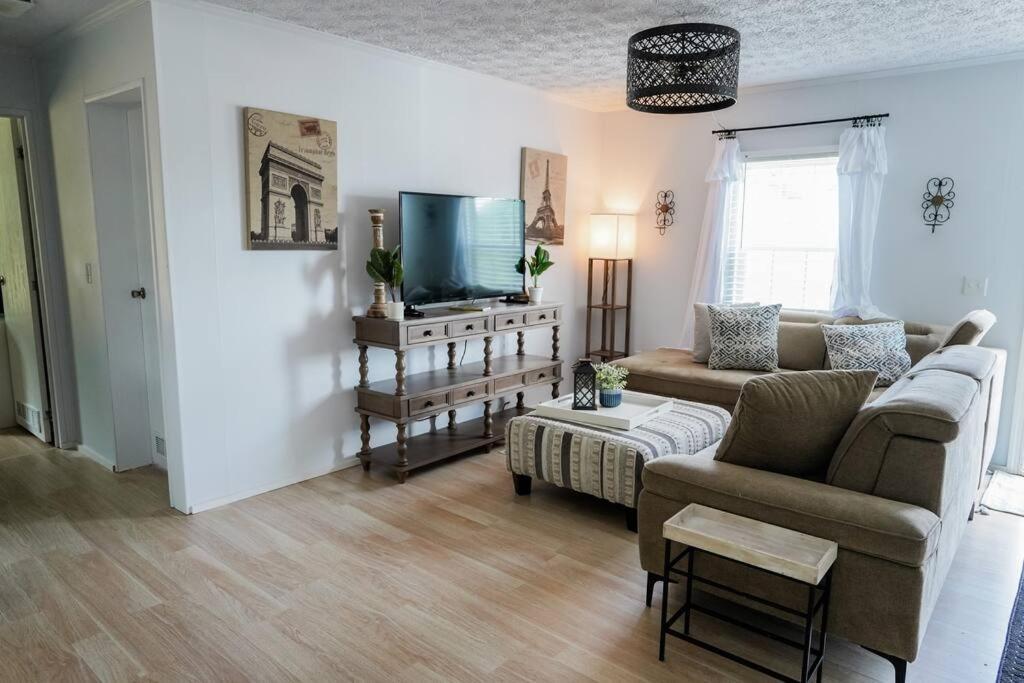 Beautiful Stylish 3 Bedroom Home In Грийнвил Екстериор снимка